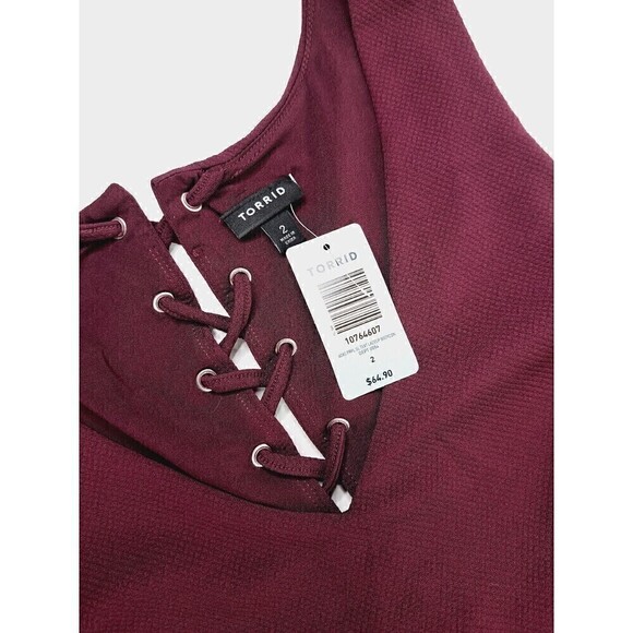 TORRID Dress SZ 2 (18 20) Lace Up Back Bodycon Burgundy Knee Length Sleeveless - Picture 2 of 6